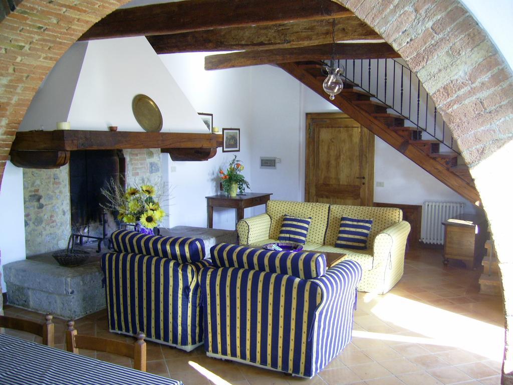 Agriturismo Fattoria Di Corsano 科尔萨诺 客房 照片
