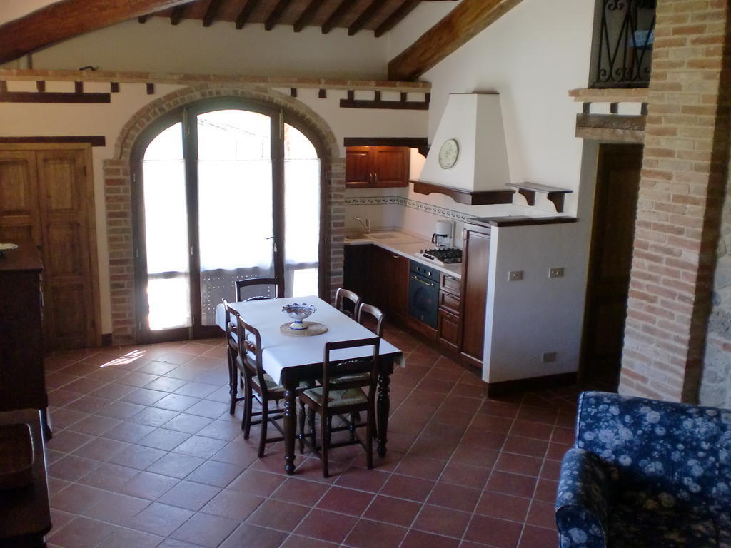 Agriturismo Fattoria Di Corsano 科尔萨诺 客房 照片